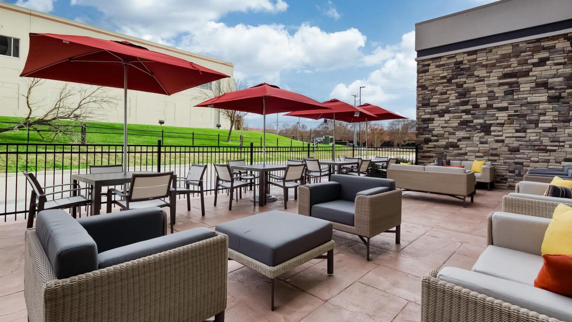 Holiday Inn Nashville Airport By Ihg Exterior photo