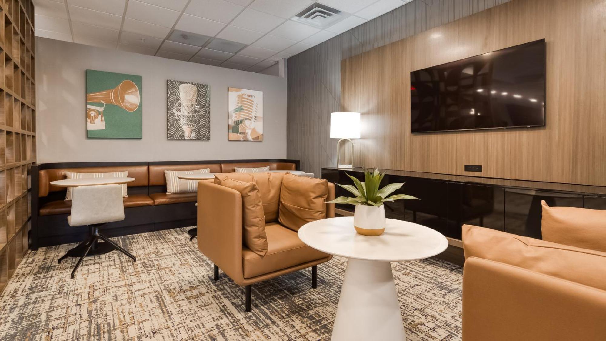 Holiday Inn Nashville Airport By Ihg Exterior photo